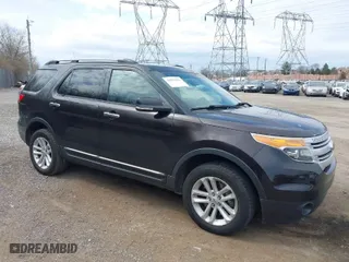 2013 Ford Explorer XLT with VIN 1FM5K8D84DGB55674, listed as a IAAI auction lot 41897836 with 162,983 mi miles. Bid and sale history available at carsss.com. Image 1.