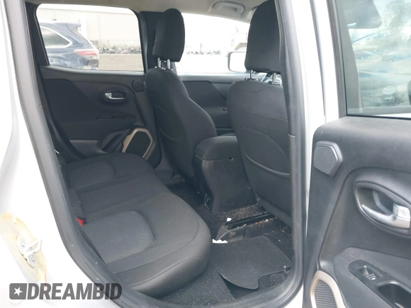 2015 Jeep Renegade Latitude with VIN ZACCJABT9FPB46231, listed as a IAAI auction lot 40805225 with 158,509 mi miles. Bid and sale history available at carsss.com. Image 8.