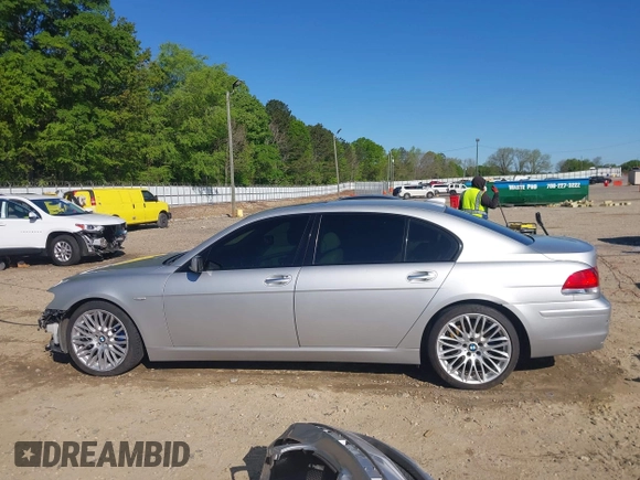 2008 BMW 7 Series 750Li with VIN WBAHN83528DT79949, listed as a IAAI auction lot 42016474 with 252,573 mi miles and . Bid and sale history available at carsss.com. Image 15.