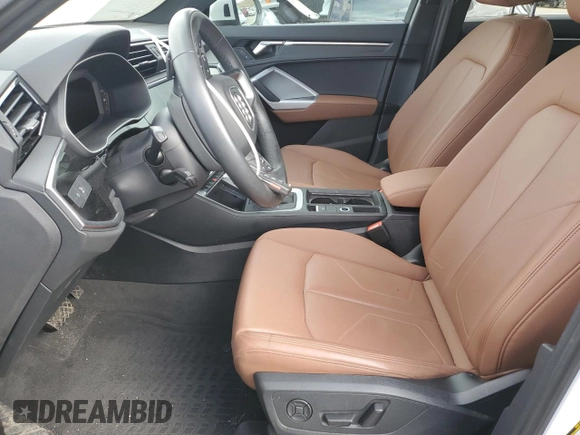2023 Audi Q3 S line Premium z VIN WA1DECF3XP1144319, wystawiony jako Copart lot #50177425 z przebiegiem 10 785 mil mil oraz Szkoda całkowita • Salvage title. Historia ofert i sprzedaży dostępna na DreamBid. Obrazek 7.