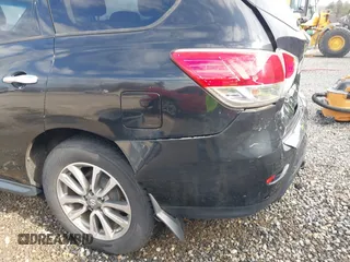 2015 Nissan Pathfinder Platinum with VIN 5N1AR2MM5FC709030, listed as a IAAI auction lot 41490975 with 121,875 mi miles and . Bid and sale history available at DreamBid. Image 17.