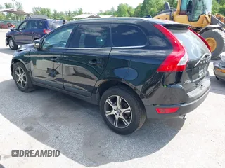 2013 Volvo XC60 T6 с VIN YV4902DZXD2445302, выставлен на аукционе IAAI как лот 42145755 с пробегом 115 547 миль миль и . История ставок и продаж доступна на DreamBid. Изображение 3.