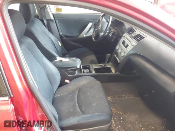 2011 Toyota Camry LE z VIN 4T1BF3EK6BU129712, wystawiony jako IAAI lot #42236451 z przebiegiem 205 126 mil mil oraz . Historia ofert i sprzedaży dostępna na DreamBid. Obrazek 5.