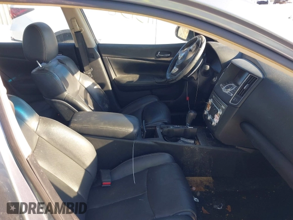 2012 Nissan Maxima SV z VIN 1N4AA5AP6CC840979, wystawiony jako IAAI lot #41315827 z przebiegiem 170 305 mil mil oraz . Historia ofert i sprzedaży dostępna na DreamBid. Obrazek 5.