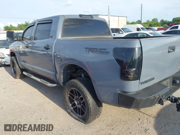 2011 Toyota Tundra 4WD Truck with VIN 5TFDW5F12BX181982, listed as a IAAI auction lot 42084985 with 222,356 mi miles. Bid and sale history available at carsss.com. Image 3.