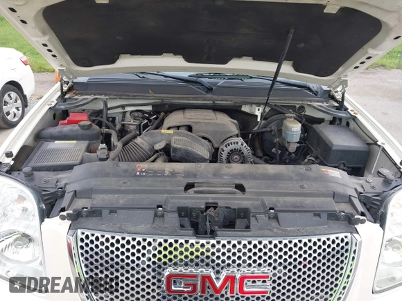 2013 GMC Yukon Denali z VIN 1GKS2EEF4DR358429, wystawiony jako IAAI lot #42182845 z przebiegiem 161 020 mil mil oraz . Historia ofert i sprzedaży dostępna na DreamBid. Obrazek 10.