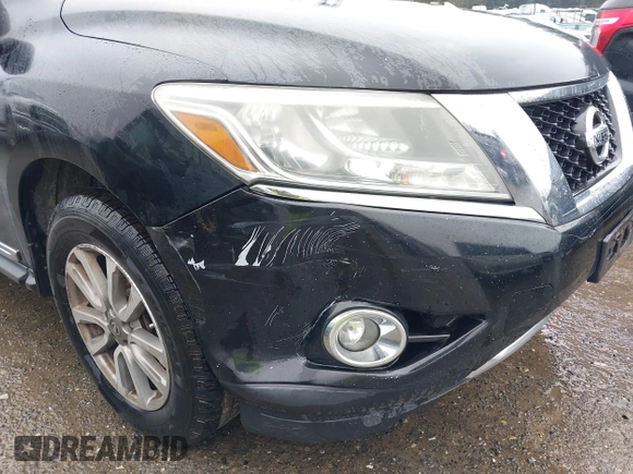 2013 Nissan Pathfinder SV with VIN 5N1AR2MM1DC617748, listed as a IAAI auction lot 41593304 with 175,100 mi miles. Bid and sale history available at carsss.com. Image 6.
