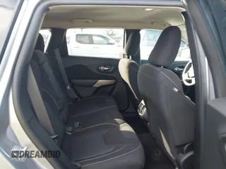 2017 Jeep Cherokee Latitude z VIN 1C4PJLCS8HW643912, wystawiony jako IAAI lot #41428918 z przebiegiem 84 726 mil mil oraz . Historia ofert i sprzedaży dostępna na DreamBid. Obrazek 7.