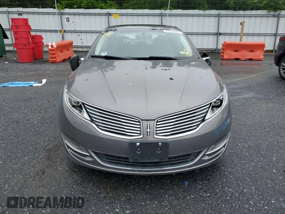 2014 Lincoln MKZ Hybrid with VIN 3LN6L2LU0ER826264, listed as a Copart auction lot 61228035 with 66,857 mi miles and Salvage title. Bid and sale history available at DreamBid. Image 5.