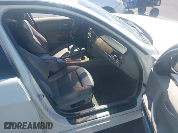 2006 BMW 3 Series 325i с VIN WBAVB13546KX50170, выставлен на аукционе IAAI как лот 42343452 с пробегом 118 453 миль миль и . История ставок и продаж доступна на DreamBid. Изображение 5.