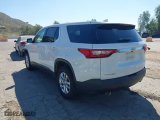2021 Chevrolet Traverse LS with VIN 1GNERFKW5MJ261535, listed as a IAAI auction lot 41595403 with 60,967 mi miles. Bid and sale history available at carsss.com. Image 3.