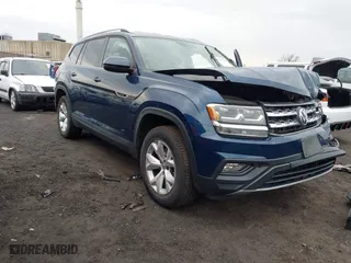 2018 Volkswagen Atlas 3.6L V6 SE with VIN 1V2KR2CA9JC569104, listed as a IAAI auction lot 41677640 with 53,360 mi miles. Bid and sale history available at carsss.com. Image 1.