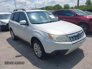 2011 Subaru Forester X Premium z VIN JF2SHADC1BH741128, wystawiony jako IAAI lot #42457689 z przebiegiem 152 028 mil mil oraz . Historia ofert i sprzedaży dostępna na DreamBid. Obrazek 1.