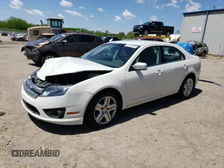2012 Ford Fusion SE z VIN 3FAHP0HA5CR420617, wystawiony jako Copart lot #57203025 z przebiegiem 99 867 mil mil oraz Czysty tytuł • Clean title. Historia ofert i sprzedaży dostępna na DreamBid. Obrazek 1.