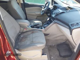 2015 Ford Escape SE with VIN 1FMCU0G72FUC31709, listed as a IAAI auction lot 42135657 with 157,952 mi miles. Bid and sale history available at carsss.com. Image 5.