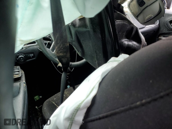 2019 Jeep Cherokee Latitude z VIN 1C4PJMCB7KD437649, wystawiony jako Copart lot #51525735 z przebiegiem Nie podano mil oraz Szkoda całkowita • Salvage title. Historia ofert i sprzedaży dostępna na DreamBid. Obrazek 8.