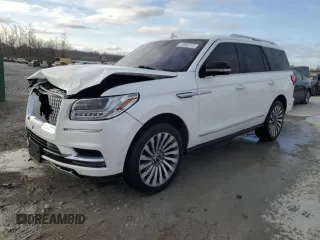 2020 Lincoln Navigator Reserve z VIN 5LMJJ2LT9LEL10733, wystawiony jako Copart lot #49802715 z przebiegiem 56 729 mil mil oraz Szkoda całkowita • Salvage title. Historia ofert i sprzedaży dostępna na DreamBid. Obrazek 1.