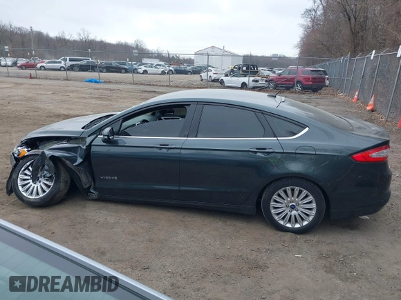 2015 Ford Fusion SE Hybrid with VIN 3FA6P0LU0FR242452, listed as a IAAI auction lot 41790218 with 163,741 mi miles. Bid and sale history available at carsss.com. Image 14.