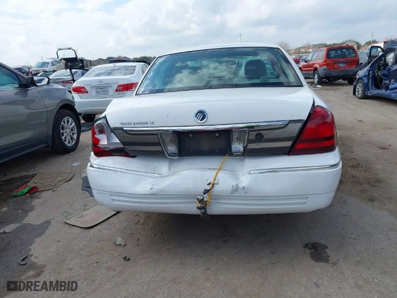 2009 Mercury Grand Marquis LS with VIN 2MEHM75V39X622111, listed as a IAAI auction lot 41509576 with 197,552 mi miles. Bid and sale history available at carsss.com. Image 16.