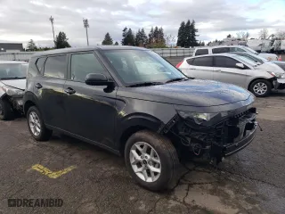 2025 Kia Soul LX with VIN KNDJ23AU8S7924178, listed as a Copart auction lot 82247894 with 7,604 mi miles and Salvage Title. Bid and sale history available at carsss.com. Image 4.