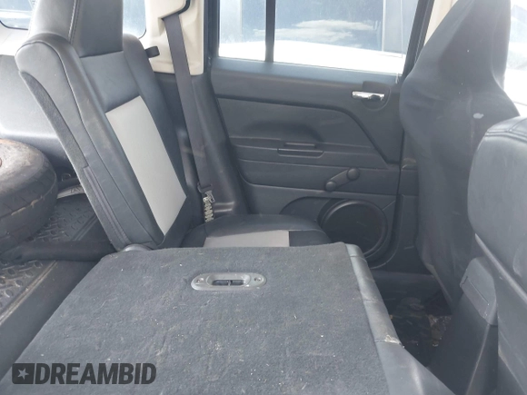 2008 Jeep Patriot Sport z VIN 1J8FT280X8D562129, wystawiony jako IAAI lot #42071896 z przebiegiem 203 212 mil mil oraz . Historia ofert i sprzedaży dostępna na DreamBid. Obrazek 8.