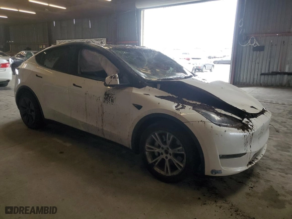 2021 Tesla Model Y Long Range with VIN 5YJYGDEE4MF196641, listed as a Copart auction lot 49305755 with 54,346 mi miles and Salvage Title. Bid and sale history available at carsss.com. Image 4.