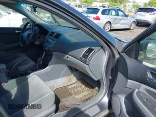 2007 Honda Accord LX z VIN 1HGCM56407A227932, wystawiony jako IAAI lot #42330466 z przebiegiem 252 229 mil mil oraz . Historia ofert i sprzedaży dostępna na DreamBid. Obrazek 5.