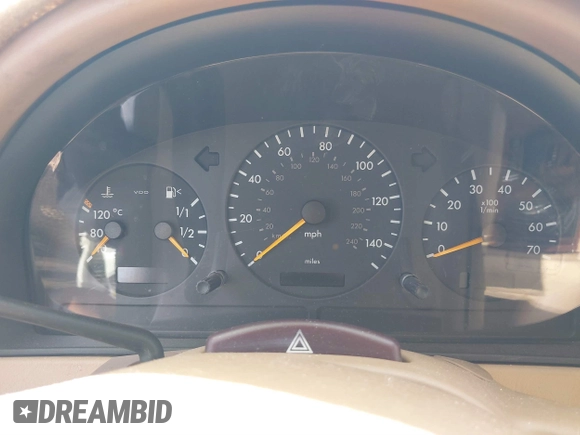 2004 Mercedes-Benz M 350 z VIN 4JGAB57E04A502211, wystawiony jako IAAI lot #39441932 z przebiegiem Nie podano mil oraz . Historia ofert i sprzedaży dostępna na DreamBid. Obrazek 7.