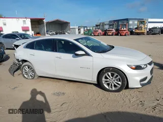 2018 Chevrolet Malibu LT with VIN 1G1ZD5ST8JF207503, listed as a IAAI auction lot 41955086 with 88,327 mi miles and . Bid and sale history available at carsss.com. Image 13.