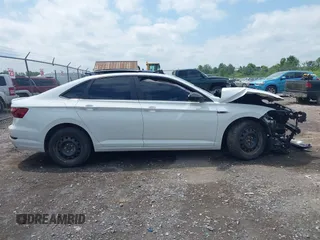 2020 Volkswagen Jetta S с VIN 3VWN57BUXLM036499, выставлен на аукционе IAAI как лот 42554913 с пробегом 110 621 миль миль и . История ставок и продаж доступна на DreamBid. Изображение 14.