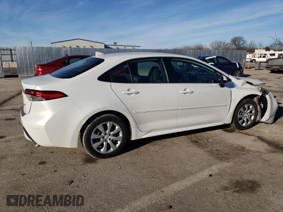 2022 Toyota Corolla LE with VIN 5YFEPMAE6NP386052, listed as a Copart auction lot 43145015 with 40,011 mi miles and Salvage Title. Bid and sale history available at carsss.com. Image 3.