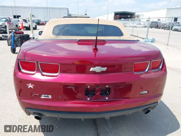 2011 Chevrolet Camaro 1LT z VIN 2G1FB3DD7B9171493, wystawiony jako IAAI lot #42296594 z przebiegiem 211 741 mil mil oraz . Historia ofert i sprzedaży dostępna na DreamBid. Obrazek 17.