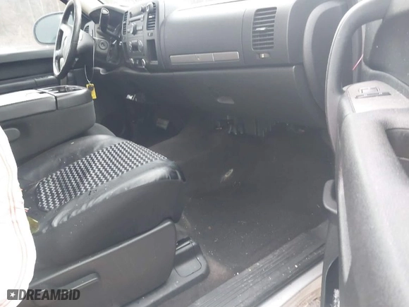 2011 GMC Sierra 1500 SLE with VIN 3GTP1VE09BG361260, listed as a IAAI auction lot 41419293 with 193,433 mi miles. Bid and sale history available at carsss.com. Image 5.