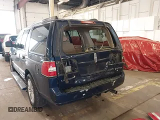 2007 Lincoln Navigator z VIN 5LMFU28597LJ00335, wystawiony jako IAAI lot #41291436 z przebiegiem 131 938 mil mil oraz . Historia ofert i sprzedaży dostępna na DreamBid. Obrazek 16.