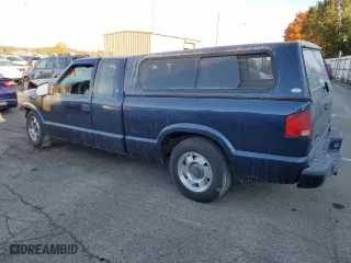 2000 GMC Sonoma SLS w/1SF Pkg with VIN 1GTCS1953Y8236943, listed as a Copart auction lot 77402934 with 40,960 mi miles and Salvage Title. Bid and sale history available at carsss.com. Image 2.