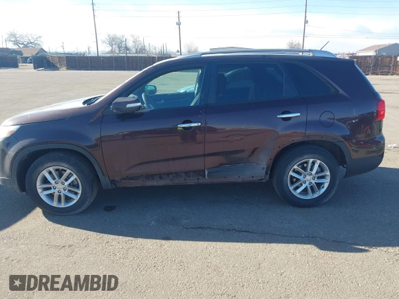 2015 Kia Sorento LX with VIN 5XYKTDA76FG602908, listed as a IAAI auction lot 41501885 with 181,047 mi miles. Bid and sale history available at carsss.com. Image 14.