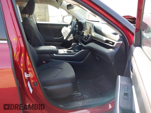 2022 Toyota Highlander LE with VIN 5TDBZRBH7NS569311, listed as a IAAI auction lot 42117066 with 18,579 mi miles and . Bid and sale history available at DreamBid. Image 5.