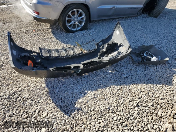 2020 Jeep Grand Cherokee Summit with VIN 1C4RJFJT9LC255247, listed as a Copart auction lot 45195775 with 71,987 mi miles and Salvage title. Bid and sale history available at DreamBid. Image 13.