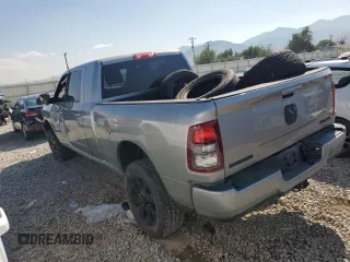 2022 Ram 2500 Big Horn z VIN 3C6UR5ML2NG183873, wystawiony jako Copart lot #66753104 z przebiegiem 33 093 mil mil oraz Szkoda całkowita • Salvage title. Historia ofert i sprzedaży dostępna na DreamBid. Obrazek 2.