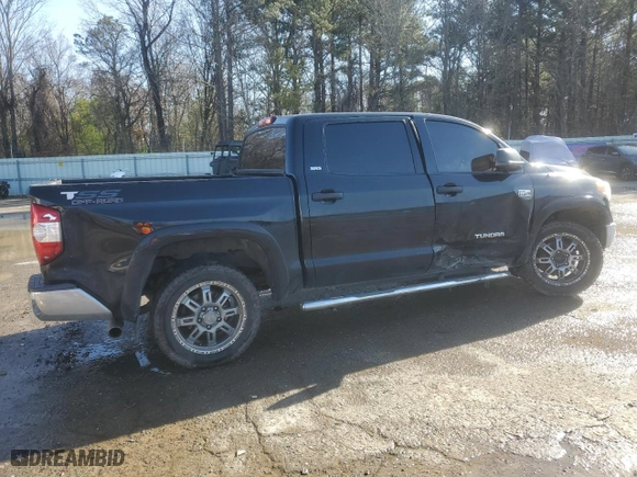 2017 Toyota Tundra 4WD SR5 with VIN 5TFDW5F10HX614062, listed as a Copart auction lot 43405805 with 239,049 mi miles and Salvage Title. Bid and sale history available at carsss.com. Image 3.