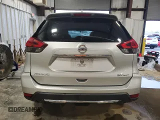 2018 Nissan Rogue SV z VIN KNMAT2MV5JP594400, wystawiony jako Copart lot #51327315 z przebiegiem 124 296 mil mil oraz Czysty tytuł • Clean title. Historia ofert i sprzedaży dostępna na DreamBid. Obrazek 6.