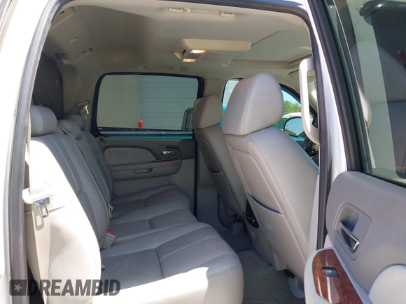 2008 Chevrolet Avalanche 3LT with VIN 3GNEC12088G103407, listed as a IAAI auction lot 42048213 with 195,309 mi miles and . Bid and sale history available at DreamBid. Image 8.