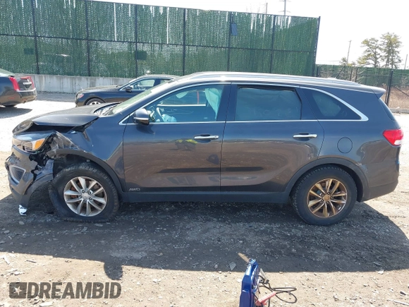 2017 Kia Sorento LX with VIN 5XYPGDA33HG215811, listed as a IAAI auction lot 41911945 with 74,660 mi miles. Bid and sale history available at carsss.com. Image 14.