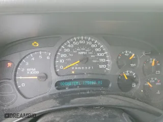 2003 Chevrolet Silverado 1500 LT with VIN 2GCEK19T331226416, listed as a Copart auction lot 86260034 with 175,897 mi miles and Salvage Title. Bid and sale history available at carsss.com. Image 9.