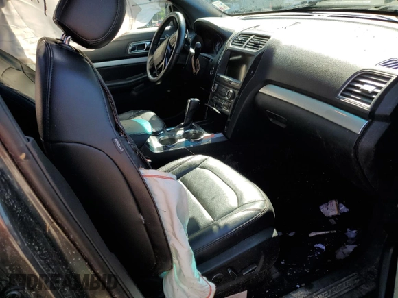2017 Ford Explorer XLT z VIN 1FM5K8DH8HGA21577, wystawiony jako Copart lot #56298555 z przebiegiem 104 874 mil mil oraz Szkoda całkowita • Salvage title. Historia ofert i sprzedaży dostępna na DreamBid. Obrazek 8.