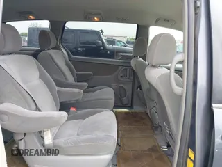 2007 Toyota Sienna CE z VIN 5TDZK23C77S060464, wystawiony jako IAAI lot #42343357 z przebiegiem 225 500 mil mil oraz . Historia ofert i sprzedaży dostępna na DreamBid. Obrazek 8.