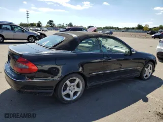 2007 Mercedes-Benz CLK-Class 5.5L with VIN WDBTK72F47F224170, listed as a Copart auction lot 70914174 with 182,806 mi miles and Non Repairable. Bid and sale history available at carsss.com. Image 3.