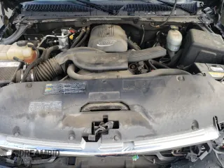 2004 Chevrolet Tahoe LS with VIN 1GNEC13V24R305650, listed as a Copart auction lot 44187625 with 82,000 mi miles and Salvage Title. Bid and sale history available at carsss.com. Image 12.