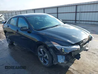 2023 Hyundai Elantra SEL z VIN KMHLS4AG9PU634139, wystawiony jako IAAI lot #42081995 z przebiegiem 21 752 mil mil oraz . Historia ofert i sprzedaży dostępna na DreamBid. Obrazek 1.