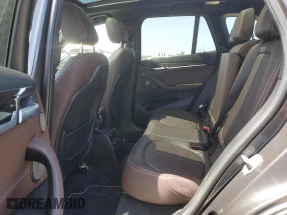 2020 BMW X1 xDrive28i с VIN WBXJG9C06L5R54942, выставлен на аукционе Copart как лот 54262435 с пробегом 65 217 миль миль и Списание • Salvage title. История ставок и продаж доступна на DreamBid. Изображение 11.